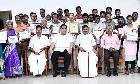 வீரமாமுனிவர் பிறந்தநாளை முன்னிட்டு 38 தமிழ்ப் பற்றாளர்களுக்கு விருதுகள் - அமைச்சர் சாமிநாதன் வழங்கினார்