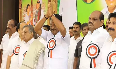 தனது ஆதரவு நிர்வாகிகளுடன் ஓ.பன்னீர்செல்வம் ஆலோசனை..!