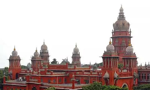 சட்டமன்ற எதிர்க்கட்சித் துணை தலைவர் விவகாரம்: சென்னை ஐகோர்ட்டு உத்தரவு