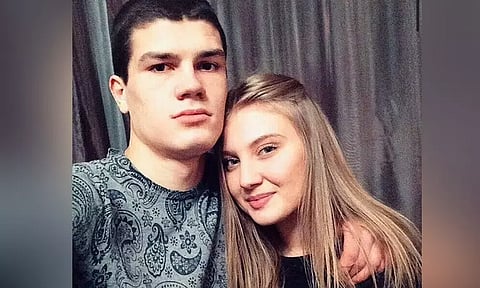 காதலியுடன் கன்யூஸ்