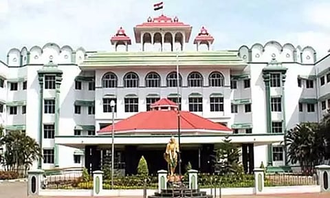 போக்குவரத்துக் கழக தற்காலிக பணியாளர்கள் வழக்கு.. நிலுவையில் உள்ள ஊதியத்தை வழங்க ஐகோர்ட்டு மதுரைக்கிளை உத்தரவு