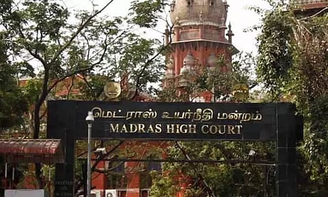 சென்னை ஐகோர்ட்டின் அனைத்து நுழைவுவாயில்களும் இரவு 8 மணி வரை மூடல்