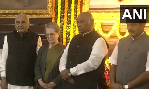 இந்திரா காந்தி பிறந்தநாள்: நாட்டிற்காக அனைத்தையும் தியாகம் செய்தவர் - மல்லிகார்ஜுன கார்கே