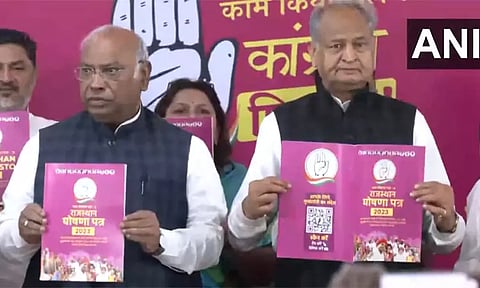 ராஜஸ்தான் சட்டப்பேரவைத்தேர்தல்: 400 ரூபாய்க்கு சிலிண்டர், வட்டியில்லா கடன்...வாக்குறுதிகளை அள்ளி வீசிய காங்கிரஸ்!