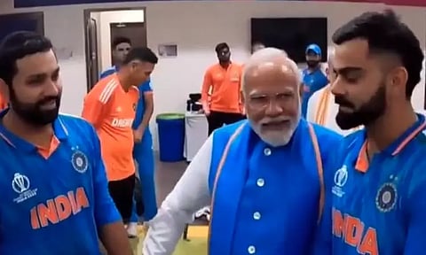 இறுதிப்போட்டியில் தோல்வி: இந்திய அணியை சந்தித்து ஆறுதல் கூறிய பிரதமர் மோடி