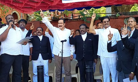 அரசியல் காரணங்களால் தமிழை வழக்காடு மொழியாக அறிவிக்காமல் உள்ளனர் - அன்புமணி ராமதாஸ்