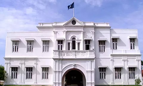 காத்திருப்பு பட்டியல் - 13 போலீசார் பணியிட மாற்றம்