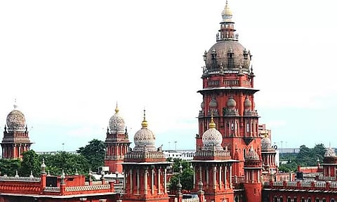 ஐ.ஏ.எஸ். - ஐ.பி.எஸ். தேர்வுகளை 22 மாநில மொழிகளிலும் நடத்த வேண்டும்: சென்னை ஐகோர்ட்டில் பொதுநல வழக்கு