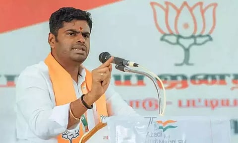 மருத்துவ இடங்களை விற்க `நீட்' தேர்வுக்கு எதிராக போராடுகின்றனர் - அண்ணாமலை குற்றச்சாட்டு