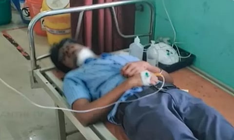 பொறியியல் மாணவரின் கழுத்தை அறுத்த எம்.பி.ஏ. மாணவர் - தனியார் கல்லூரி வாகனத்தில் பயங்கரம்