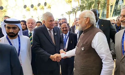 துபாயில் இலங்கை அதிபருடன் பிரதமர் மோடி சந்திப்பு