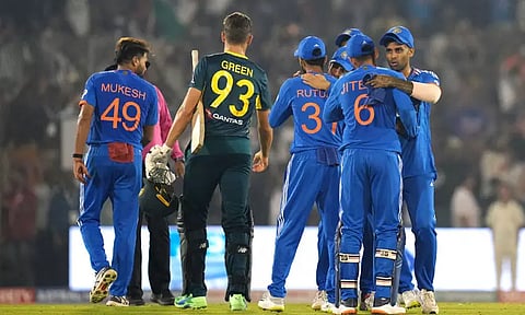 இந்திய அணி அபார பந்து வீச்சு... 4 வது டி20 போட்டியில் ஆஸ்திரேலியாவை வென்று தொடரை கைப்பற்றியது...!