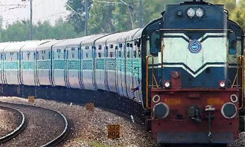 'மிக்ஜம்' புயல்: நாடு முழுவதும் 142 ரெயில்கள் ரத்து