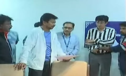 நெருங்கி வரும் மிக்ஜம் புயல்: கட்டுப்பாட்டு மையங்களில் அமைச்சர் உதயநிதி ஸ்டாலின் ஆய்வு