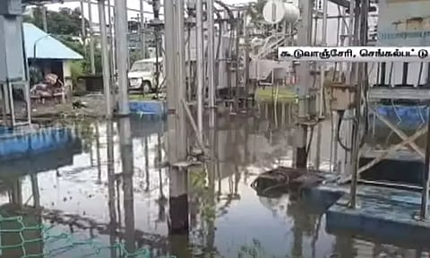 கூடுவாஞ்சேரி துணைமின் நிலையத்தை சூழ்ந்த மழைநீர் - மின் விநியோகம் வழங்குவதில் சிக்கல்