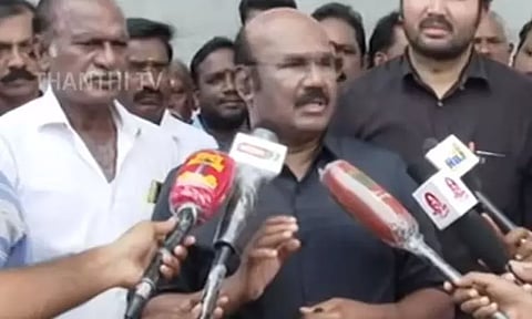 பிரதான சாலைகள் மட்டுமின்றி உட்புற சாலைகளிலும் மழைநீர் தேங்கியுள்ளது - முன்னாள் அமைச்சர் ஜெயக்குமார் குற்றச்சாட்டு