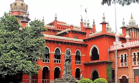 மின்வாரிய அலுவலகங்களில் பயோ மெட்ரிக் முறை- சாத்தியக்கூறுகளை பரிசீலிக்க ஐகோர்ட்டு உத்தரவு