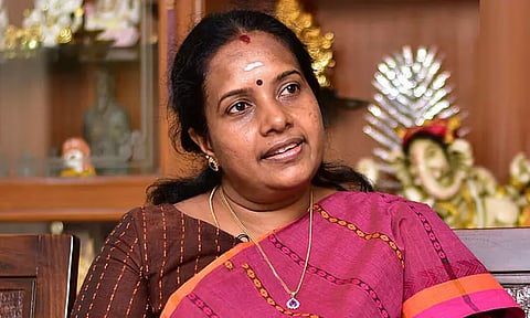 ஸ்ரீரங்கம் கோவிலுக்குள் ஐயப்ப பக்தர்கள் மீது தாக்குதல் - வானதி சீனிவாசன் கண்டனம்