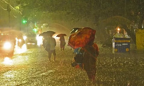 தமிழகத்தில் 16, 17 ஆகிய தேதிகளில் கனமழை பெய்ய வாய்ப்பு - சென்னை வானிலை ஆய்வு மையம்