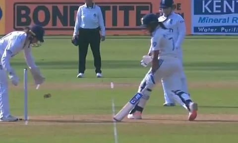 அலட்சியத்தால் விக்கெட்டை பறிகொடுத்த ஹர்மன்ப்ரீத் கவுர்..! வீடியோ