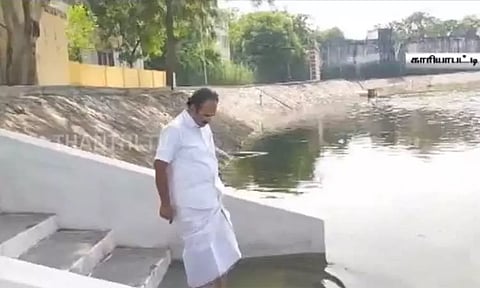 30 ஆண்டுகளுக்கு பிறகு நிரம்பிய ஊரணி.. தண்ணீரில் இறங்கி பூரிப்படைந்த அமைச்சர்