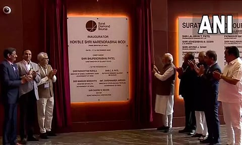 குஜராத்தில் உலகின் மிகப்பெரிய வைர வர்த்தக மையத்தை திறந்து வைத்தார் பிரதமர் மோடி