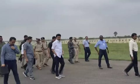 தென் மாவட்ட பாதிப்புகளை ஆய்வு செய்ய தூத்துக்குடி சென்றடைந்தார் முதல்-அமைச்சர் மு.க.ஸ்டாலின்