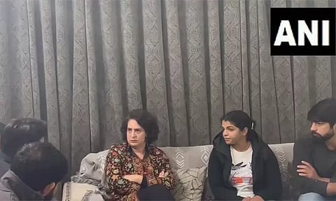 பிரியங்கா காந்தியை சந்தித்த சாக்ஷி மாலிக், பஜ்ரங் பூனியா..!