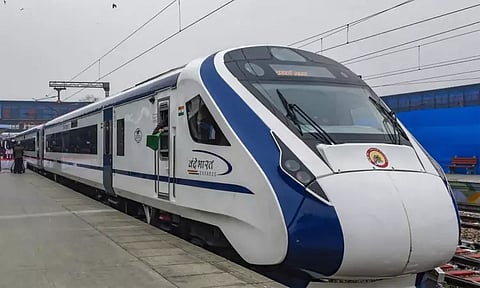 சென்னை சென்டிரல் - கோழிக்கோடு இடையே வந்தே பாரத் சிறப்பு ரெயில்