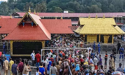 சபரிமலையில் மண்டல பூஜை: முதல்முறையாக ஒரு லட்சத்துக்கும் மேற்பட்டோர் வருகை