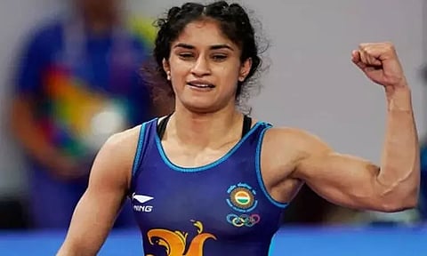 விருதுகளை திரும்ப அளிப்பதாக மல்யுத்த வீராங்கனை வினேஷ் போகத் அறிவிப்பு...!