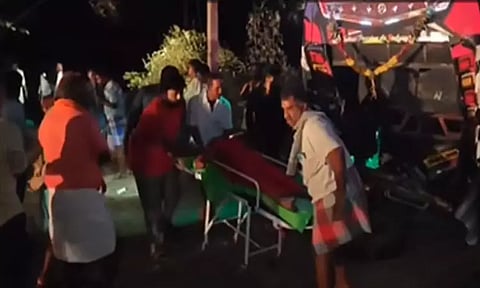 புதுக்கோட்டை: டீக்கடைக்குள் லாரி புகுந்து விபத்து- 5 பேர் பலி