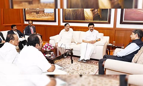 நிலுவையில் உள்ள மசோதாக்களுக்கு ஒப்புதல் தரக்கோரி கவர்னரிடம் கோரிக்கை - சட்ட அமைச்சர் ரகுபதி விளக்கம்