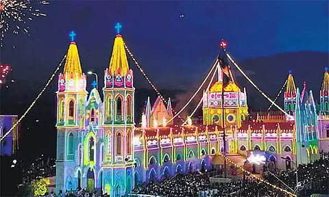 ஆங்கில புத்தாண்டையொட்டி வேளாங்கண்ணியில் குவியும் சுற்றுலா பயணிகள்..!