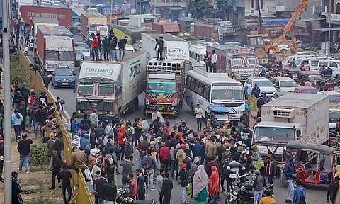 புதிய குற்றவியல் சட்டங்களுக்கு எதிர்ப்பு: வட மாநிலங்களில் லாரி டிரைவர்கள் போராட்டம்
