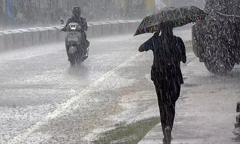 13 மாவட்டங்களில் அடுத்த 3 மணி நேரத்தில் மழைக்கு வாய்ப்பு - வானிலை ஆய்வு மையம்