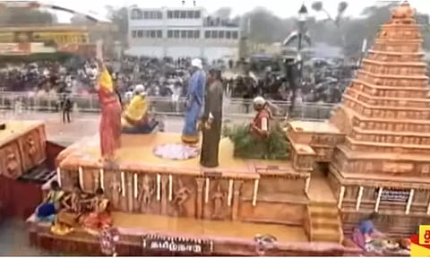 குடியரசு தினவிழா பேரணியில் இடம்பெறும் தமிழக அரசின் அலங்கார ஊர்தி...!