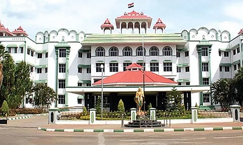 போக்குவரத்து தொழிலாளர்களின் வேலைநிறுத்தத்திற்கு தடை கோரிய வழக்கு: நாளை விசாரணை