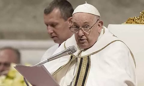 வாடகைத்தாய் முறைக்கு தடை விதிக்க வேண்டும்: போப் பிரான்சிஸ்