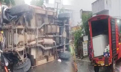 கரூர்: வேன் கவிழ்ந்ததில் அய்யப்ப பக்தர்கள் 10 பேர் காயம்