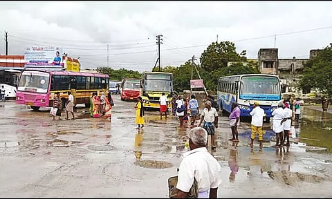 பணிக்கு வராத போக்குவரத்து தொழிலாளர்கள் குறித்து கணக்கெடுக்கும் பணி தொடக்கம்