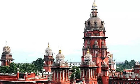 "ஆபாச படங்களை பதிவிறக்கம் செய்து தனிப்பட்ட முறையில் பார்ப்பது குற்றமல்ல" - சென்னை உயர்நீதிமன்றம்