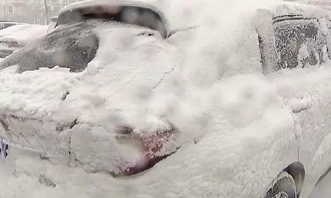 மங்கோலியாவில் பனிக்குவியலில் கார் சிக்கியதால் 4 பேர் மூச்சுத்திணறி உயிரிழப்பு