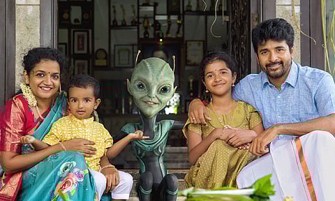 ஏலியனுடன் பொங்கல் கொண்டாட்டம்... சிவகார்த்திகேயன் பகிர்ந்த புகைப்படம் வைரல்...!