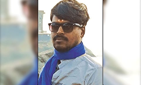 இளவட்டக் கல் விழுந்து வாலிபர் பலி... பொங்கல் விழாவில் சோகம்