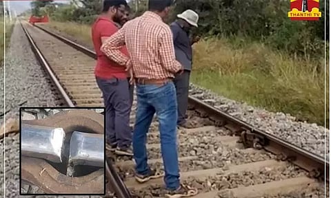 தண்டவாளத்தில் விரிசல்: திருச்செந்தூர் சென்ற ரெயில் பாதியில் நிறுத்தம்