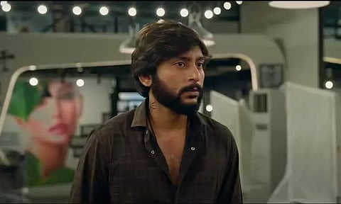 என்ஜினீயரிங் என்ன நம்ம குலத் தொழிலா..? கவனம் ஈர்க்கும் 'சிங்கப்பூர் சலூன்' டிரைலர்..!