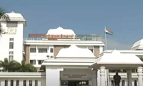 சேலம் பெரியார் பல்கலைக்கழகத்தில் தணிக்கை குழுவினர் திடீர் ஆய்வு