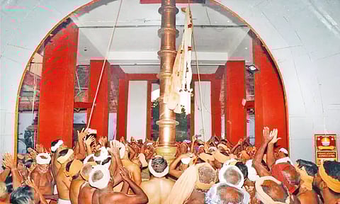 சாமித்தோப்பு அய்யா வைகுண்டசாமி தலைமைப்பதியில் தைத்திருவிழா கொடியேற்றத்துடன் தொடங்கியது