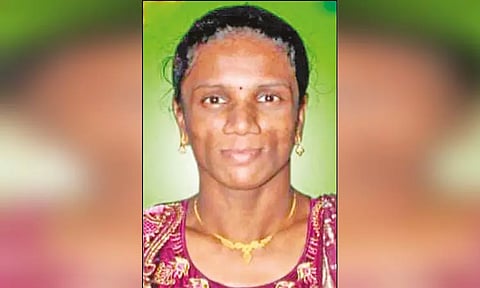 எலி கடித்து உடல் நலம் பாதிப்பு: கத்தியால் கழுத்தை அறுத்து நர்சு தற்கொலை